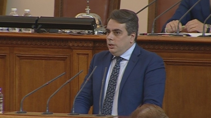 Изразът „да го дух*т бедните“ нажежи страстите в НС