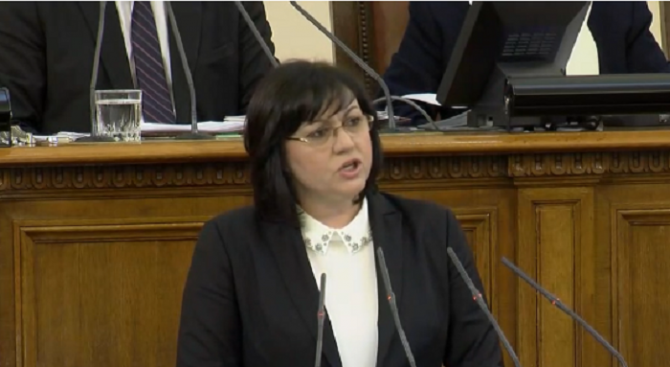 Корнелия Нинова захапа темата за сделката за българския бизнес на