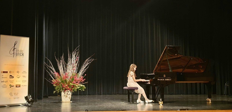 За младата врачанска пианистка Елица Стефанова и нейната преподавателка Олга