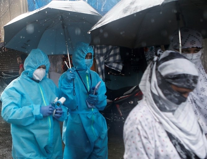 Близо 33 000 нови заразени с коронавируса са били регистрирани