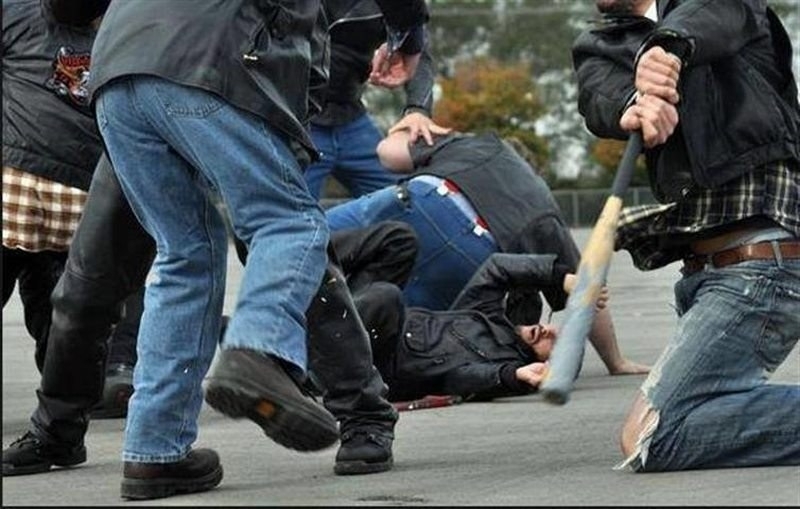 Масов бой между петима мъже вдигна на крак посред нощ