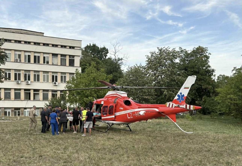 Медицински хеликоптер пристигна във Враца за да откара към болница