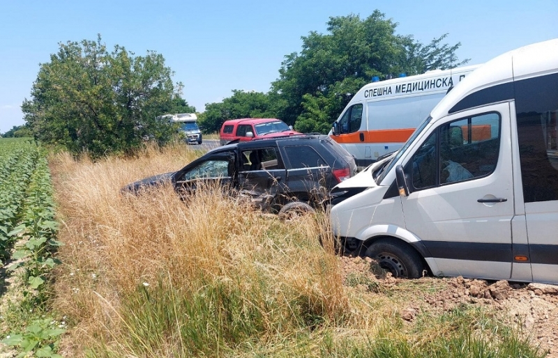 Катастрофа с автобус пълен с деца от пловдивско училище е