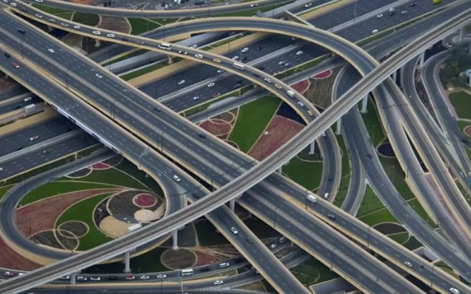 Българските автомагистрали са нещо като исторически паметници строителството им върви