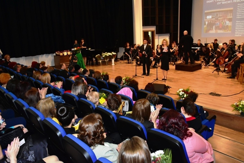 Отличиха най-добрите в областта на образованието и културата във Враца /снимки/