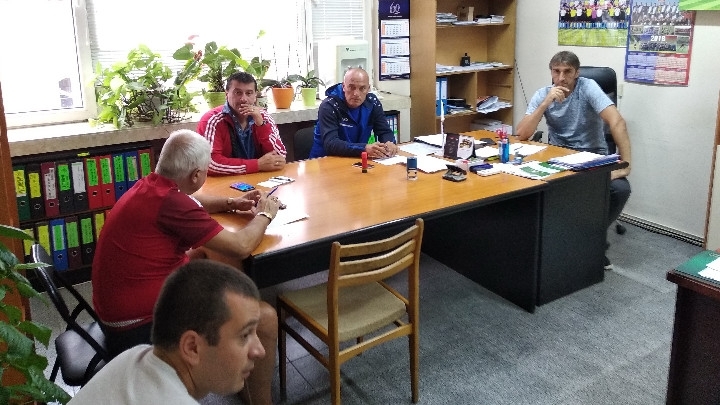 Предстоящите първенства по футбол за деца в област Монтана обсъдиха