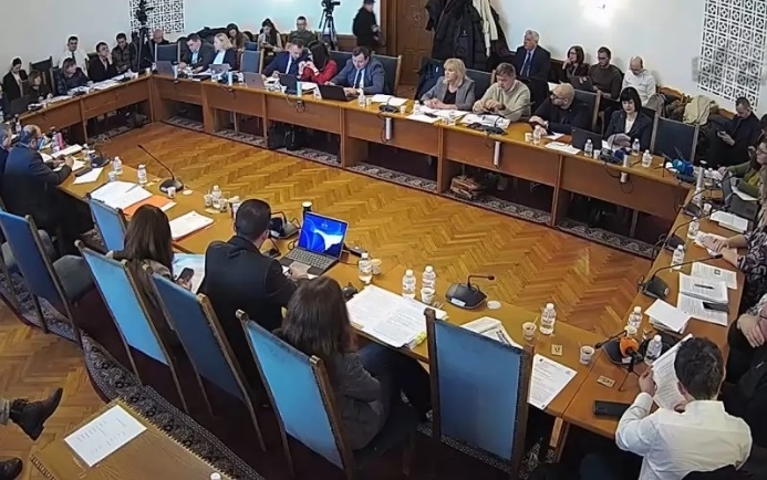 Случайно или не ден след като Румен Радев подаде оставка