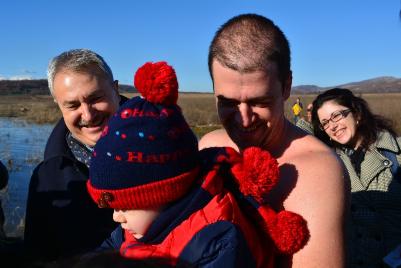 34 годишният Ангел Антонов спаси Богоявленския кръст от водите на