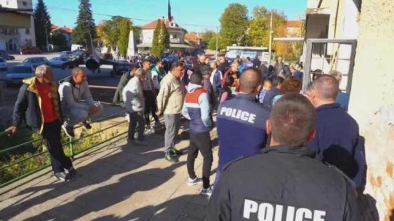 Екшън в Монтанско! Бой в избирателна секция в Габровница, полиция и жандармерия са на мястото