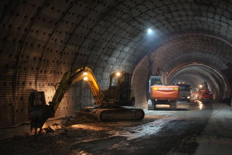 Ремонтът на тръба за София на тунел „Витиня“ на АМ