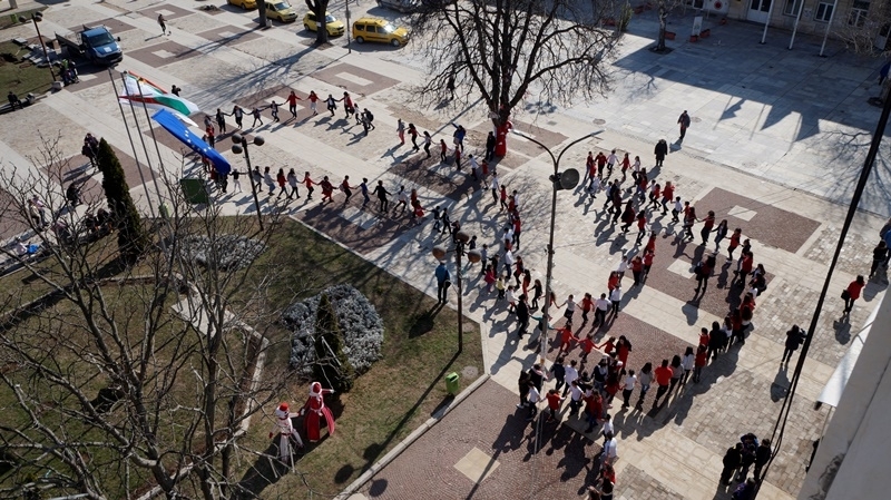 За трета поредна година община Мездра посреща този месец с