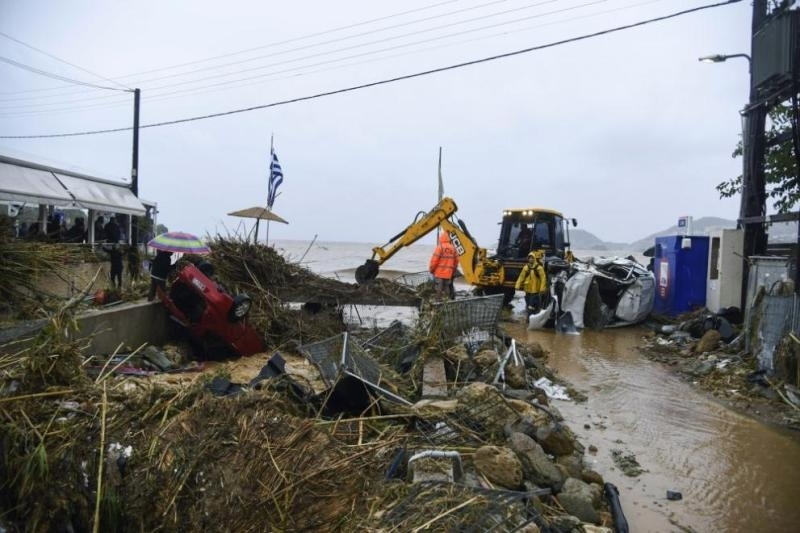 Жертвите от наводненията предизвикани от проливни дъждове на гръцкия остров Крит  станаха