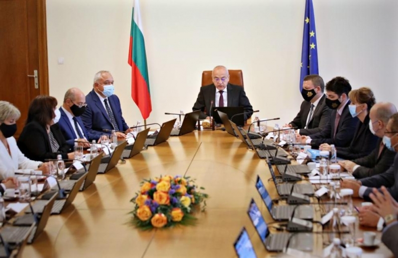 На извънредно заседание днес Министерският съвет смени 25 областни управители