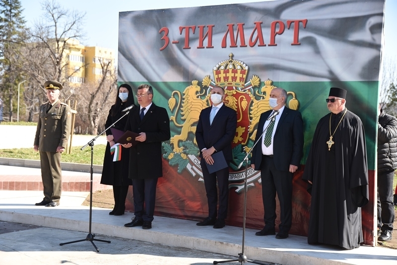 В Бяла Слатина отбелязаха тържествено 3-ти март /снимки/