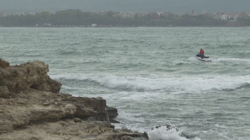 Гранична полиция издирва изчезнал в морето край Каварна 48 годишен мъж