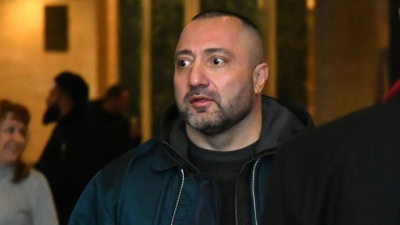 Запалиха луксозния "Мерцедес Майбах" на Митьо Очите в Слънчев бряг /снимка/