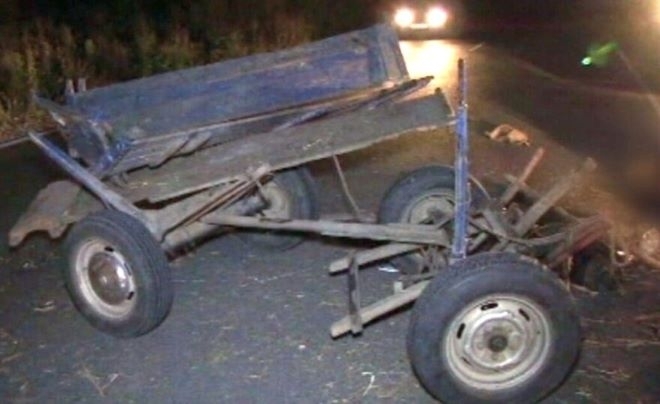 Лек автомобил е блъснал каруца в която е имало четирима