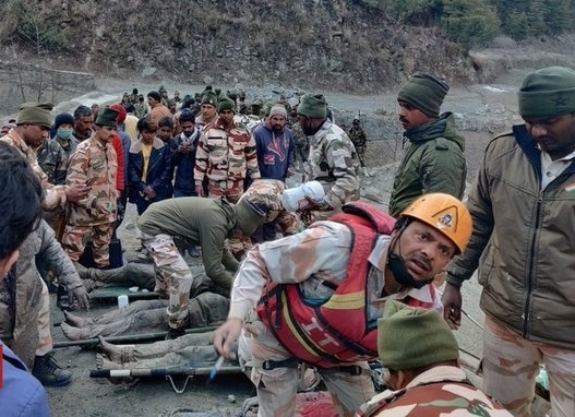 14 достигна броят на загиналите при срутване на ледник в