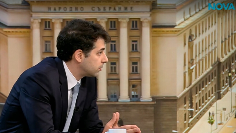 Атанас Пеканов: ЕК размразява 370 млн. евро за България заради доверието към Радев