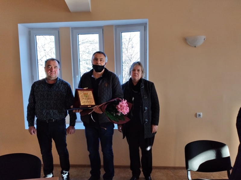Наградиха почетния гражданин на община Борован съобщиха от местната администрация Днес проведе
