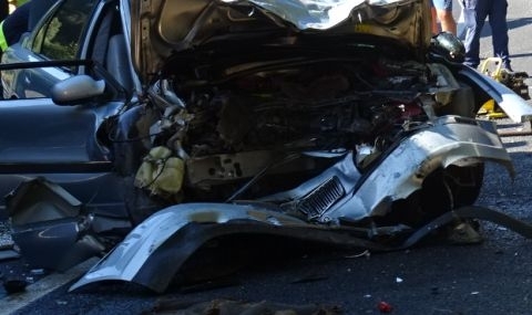 Двама души загинаха при тежка катастрофа на пътя Русе Кубрат съобщиха от полицията Сигналът
