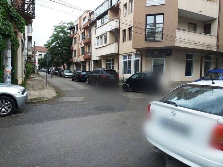 Улица във Враца е затворена за движение съобщиха от местната