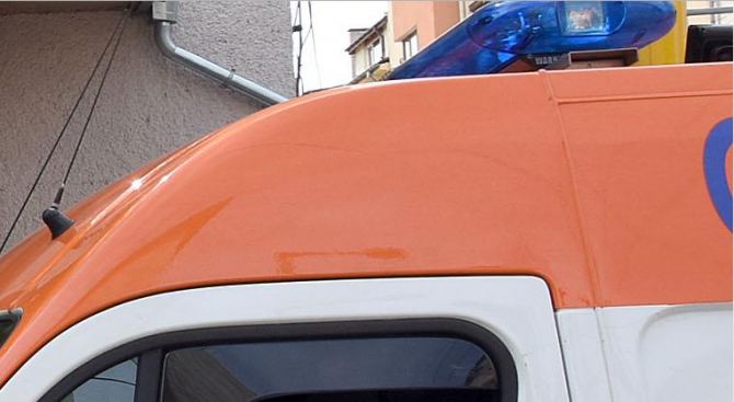 Нападнаха екип на Спешна помощ в ботевградското село Новачене Инцидентът