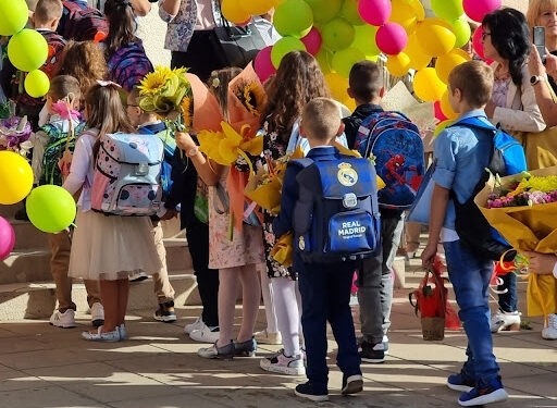 Безпроблемно започна учебната 2024 2025 година в област Враца Близо 13 хил