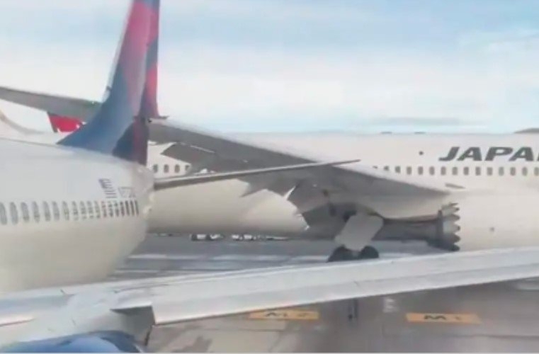 Инцидент на летището в Сиатъл Самолет на японските авиолинии е
