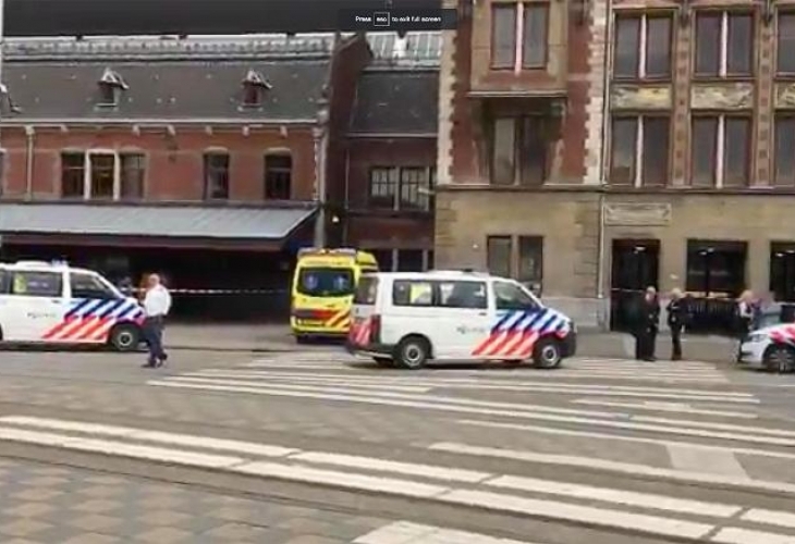 Трима души са пострадали при нападение с хладно оръжие на