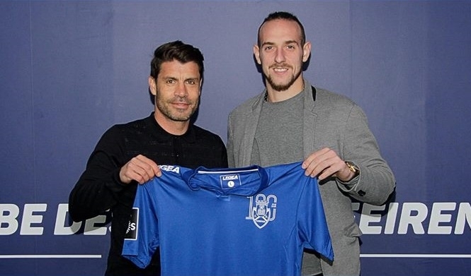 Нападателят на Ботев Пловдив Стивън Петков продължава кариерата си в