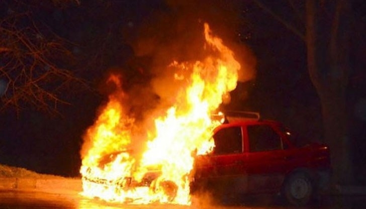 Лек автомобил Сеат е бил запален тази нощ в Козлодуй