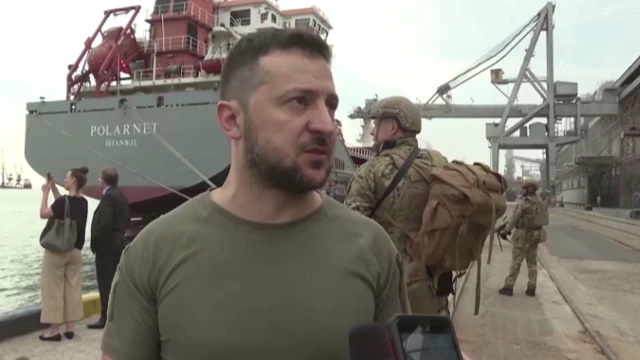 Украинският президент Володимир Зеленски обеща страната му да си върне