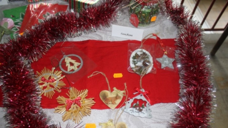 Благотворителна изложба базар Коледна приказка за Дейвид е организирана в читалище