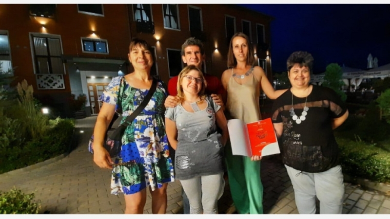 Певици от Типченица взеха награда на фолклорен фестивал в Свищов