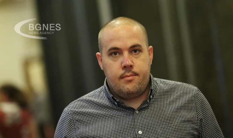 До изтичане на крайния срок за предаване на папката с