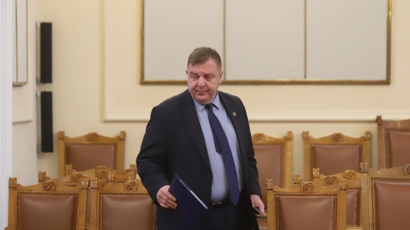 Днес, министърът на отбраната Красимир Каракачанов издаде заповед за привеждане