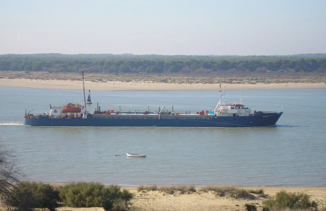 Кораб-фантом само с двама украинци на борда се появи край Бургас