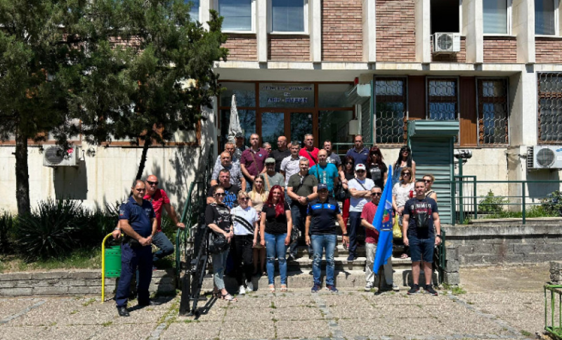 Служители на МВР излязоха на предупредителен протест във Видин В