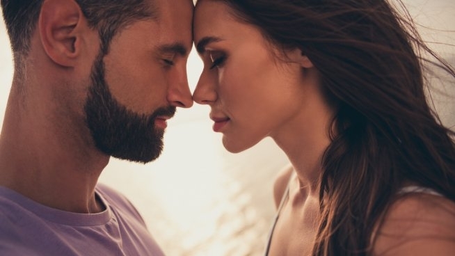 Здравословните връзки позволяват на двама души да бъдат едновременно заедно