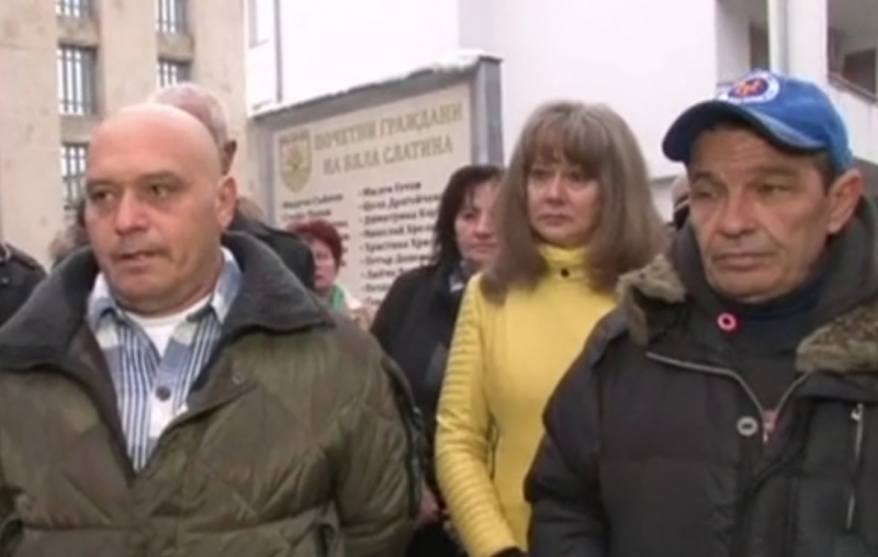 Директори учители и родители се обявиха в подкрепа на охранителя