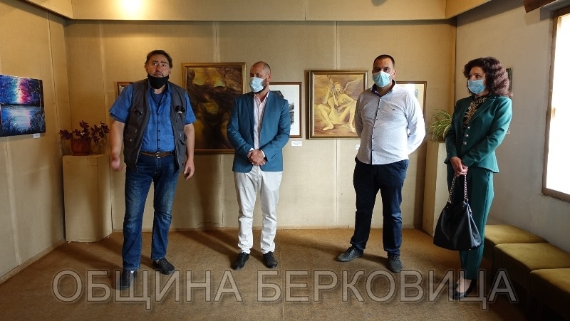 На 3 септември в Градска художествена галерия Отец Паисий беше