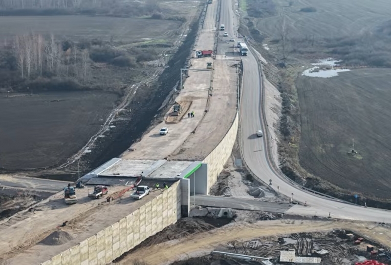 Дни преди поредния краен срок за окончателно пускане на новия