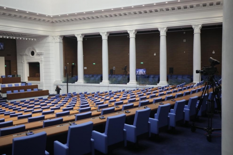 Докато текат извънредните изявления разисквания и скандали около казуса с