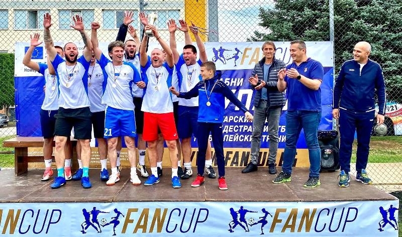 Този уикенд бяха определени най добрите в минифутбола на Северозапада Отборите