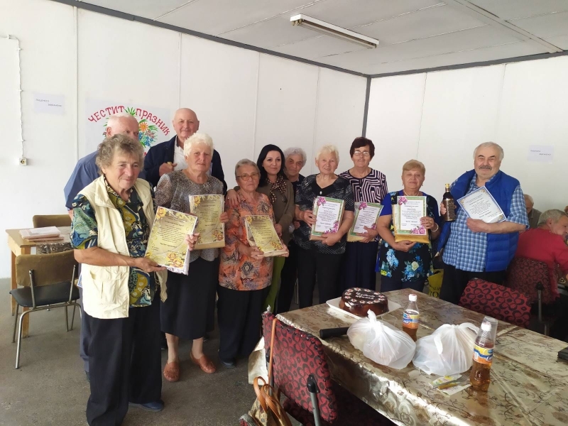 В сряда бях поканена от Пенсионерския клуб в село Нивянин