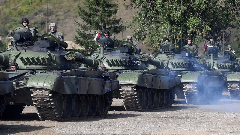 Сърбия разполага все повече военна техника по границата с Косово