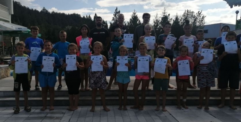 Завършиха плувните курсове за ученици от I до VII клас