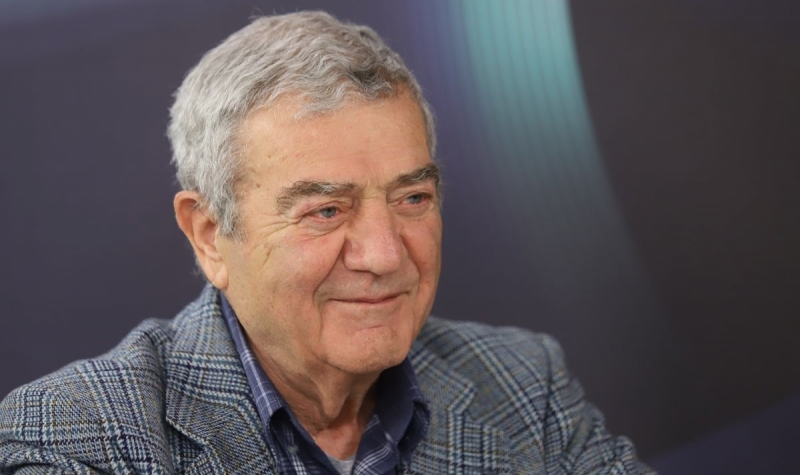 В държавата в момента върви пълзящ преврат Колко време вече