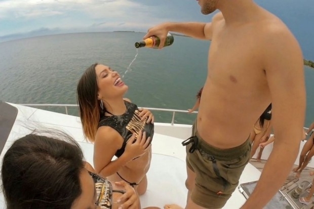 Малко алкохол не вреди на секса стига да сте наясно